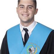 Graduado en Educación Primaria Bilingüe con Mención de Inglés y Educación Física. Diplomado en Nivel Avanzado C1 de inglés por la EOI, imparto clases de repaso de primaria y secundaria en todas las asignaturas, principalmente el inglés.
Poseo experienc